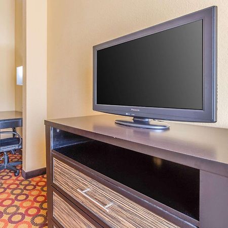 Quality Inn & Suites Montgomery East Carmichael Rd Kültér fotó