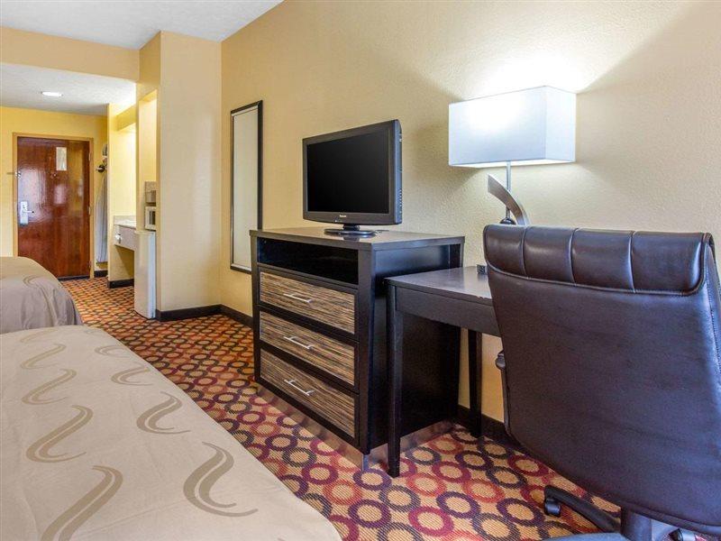 Quality Inn & Suites Montgomery East Carmichael Rd Kültér fotó
