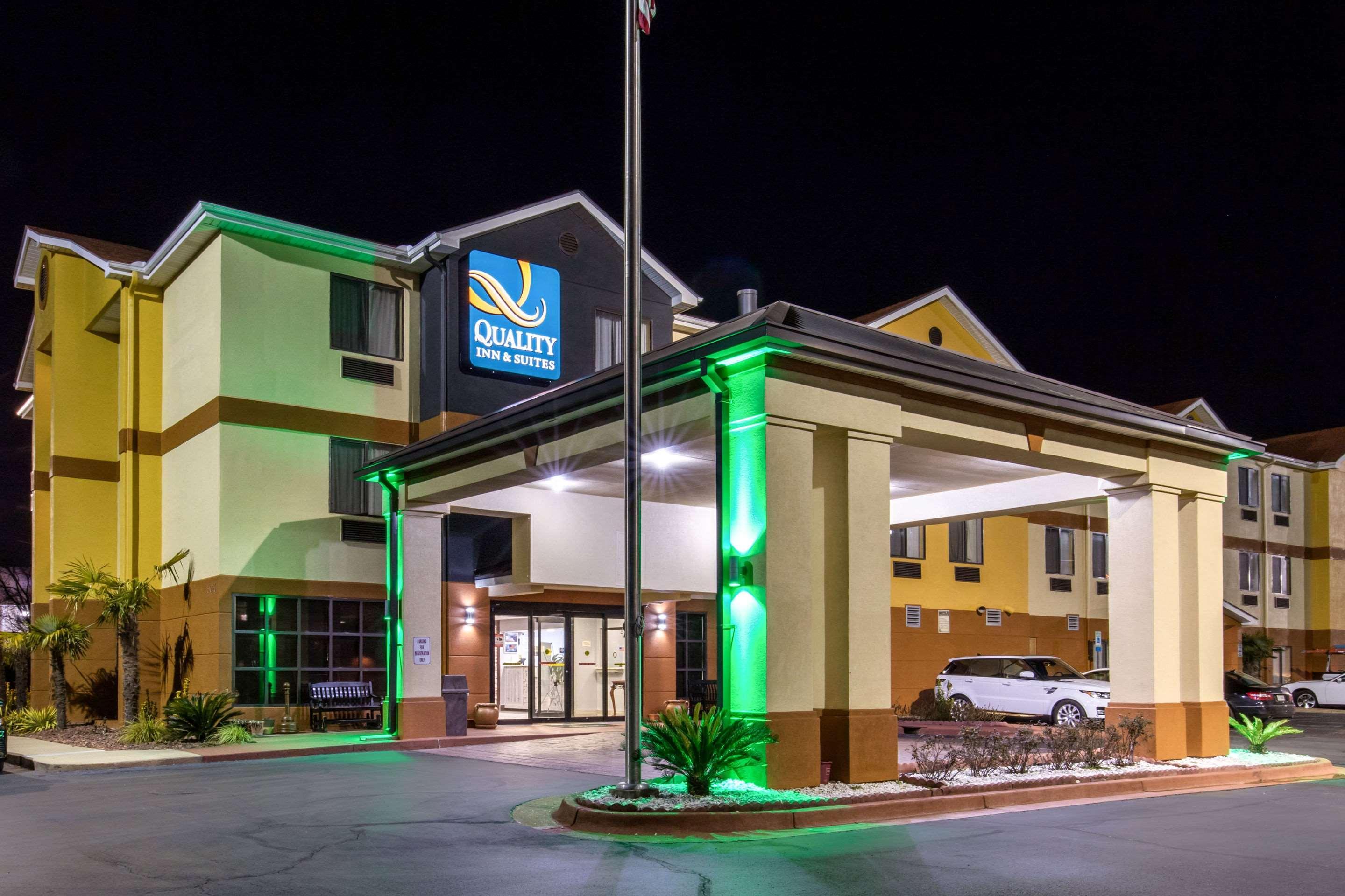 Quality Inn & Suites Montgomery East Carmichael Rd Kültér fotó