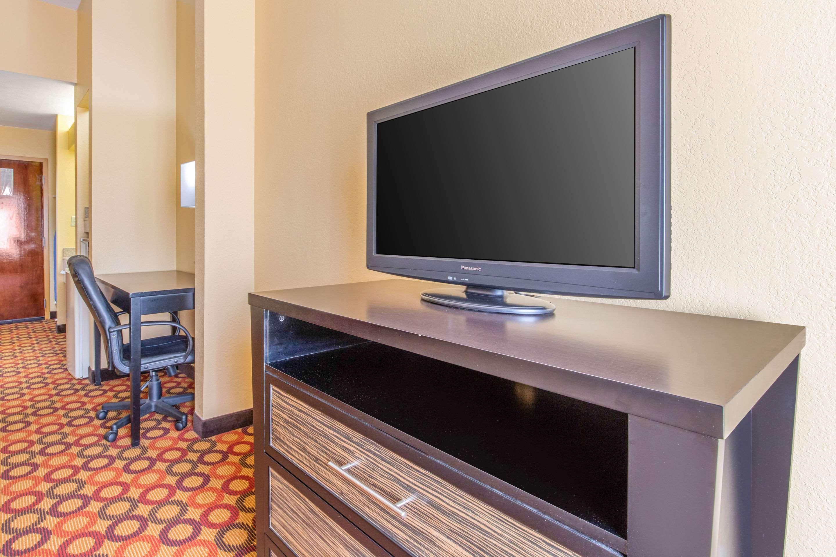 Quality Inn & Suites Montgomery East Carmichael Rd Kültér fotó