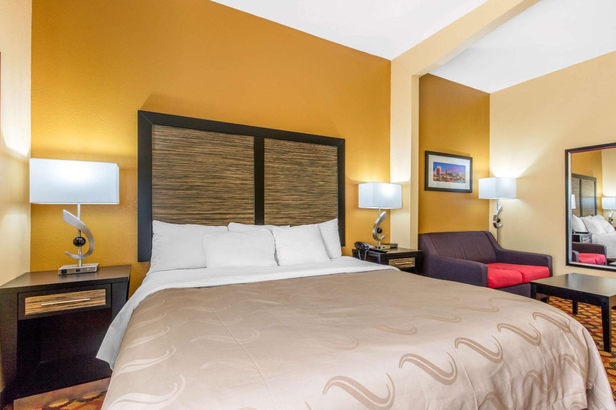 Quality Inn & Suites Montgomery East Carmichael Rd Kültér fotó