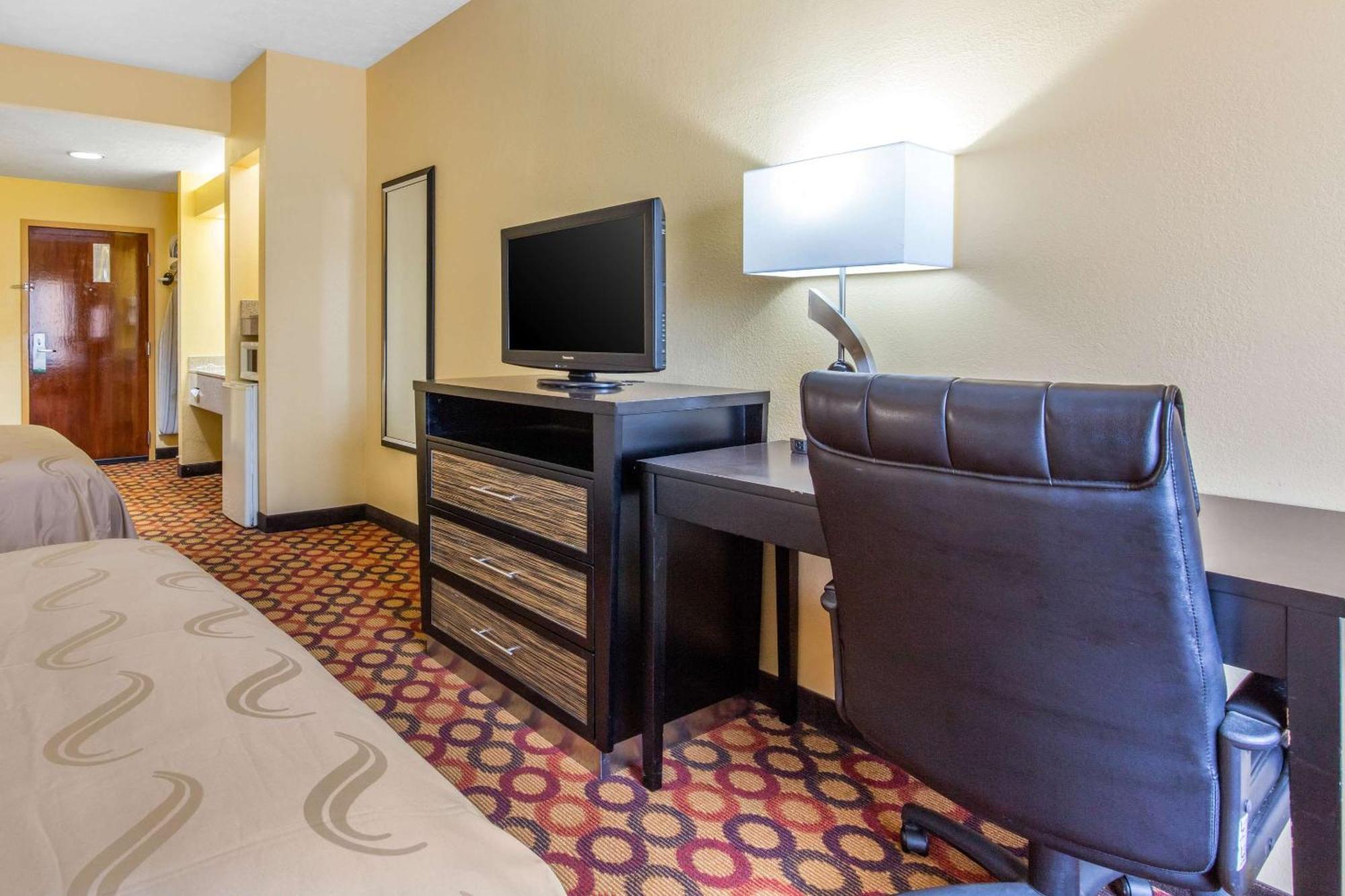 Quality Inn & Suites Montgomery East Carmichael Rd Kültér fotó