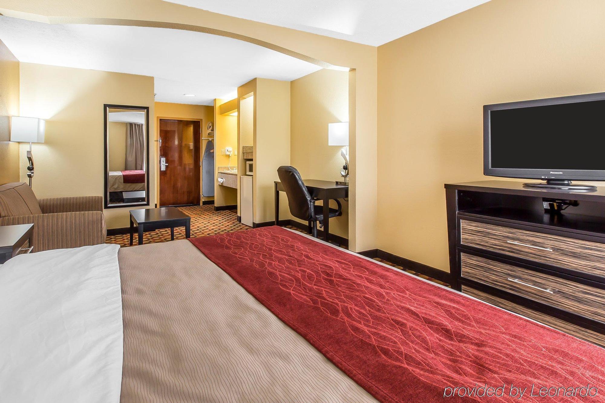Quality Inn & Suites Montgomery East Carmichael Rd Kültér fotó