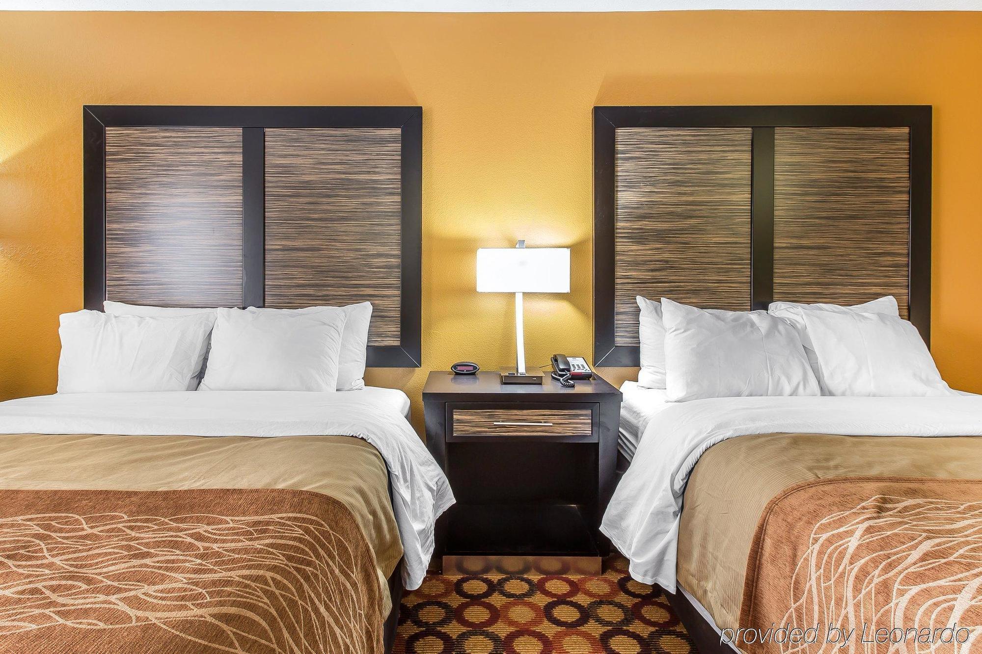 Quality Inn & Suites Montgomery East Carmichael Rd Kültér fotó