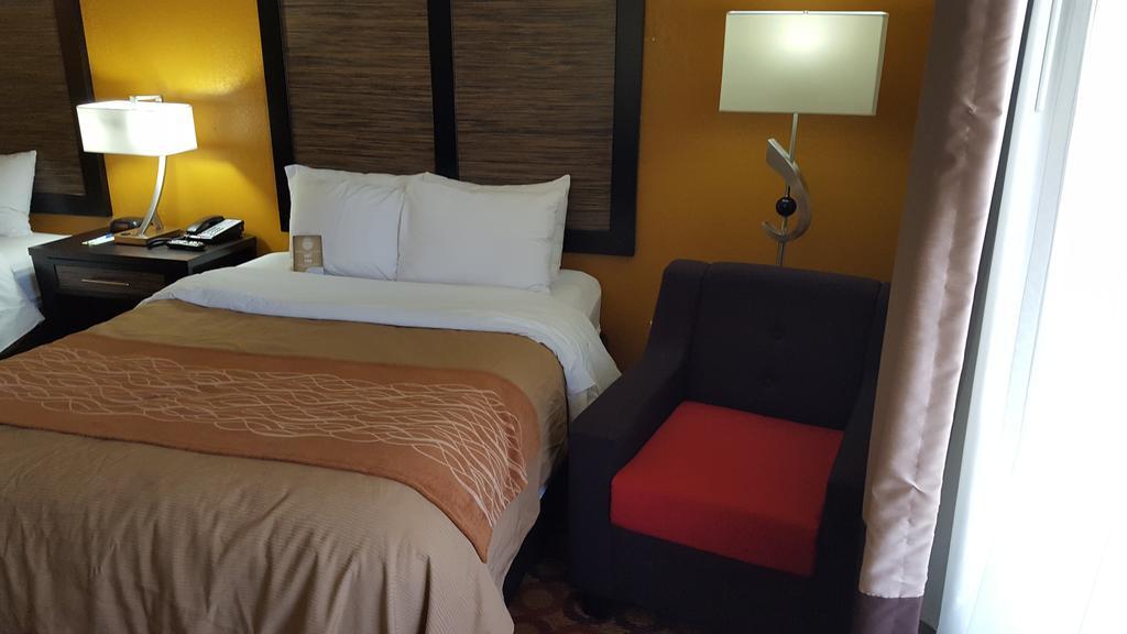 Quality Inn & Suites Montgomery East Carmichael Rd Szoba fotó