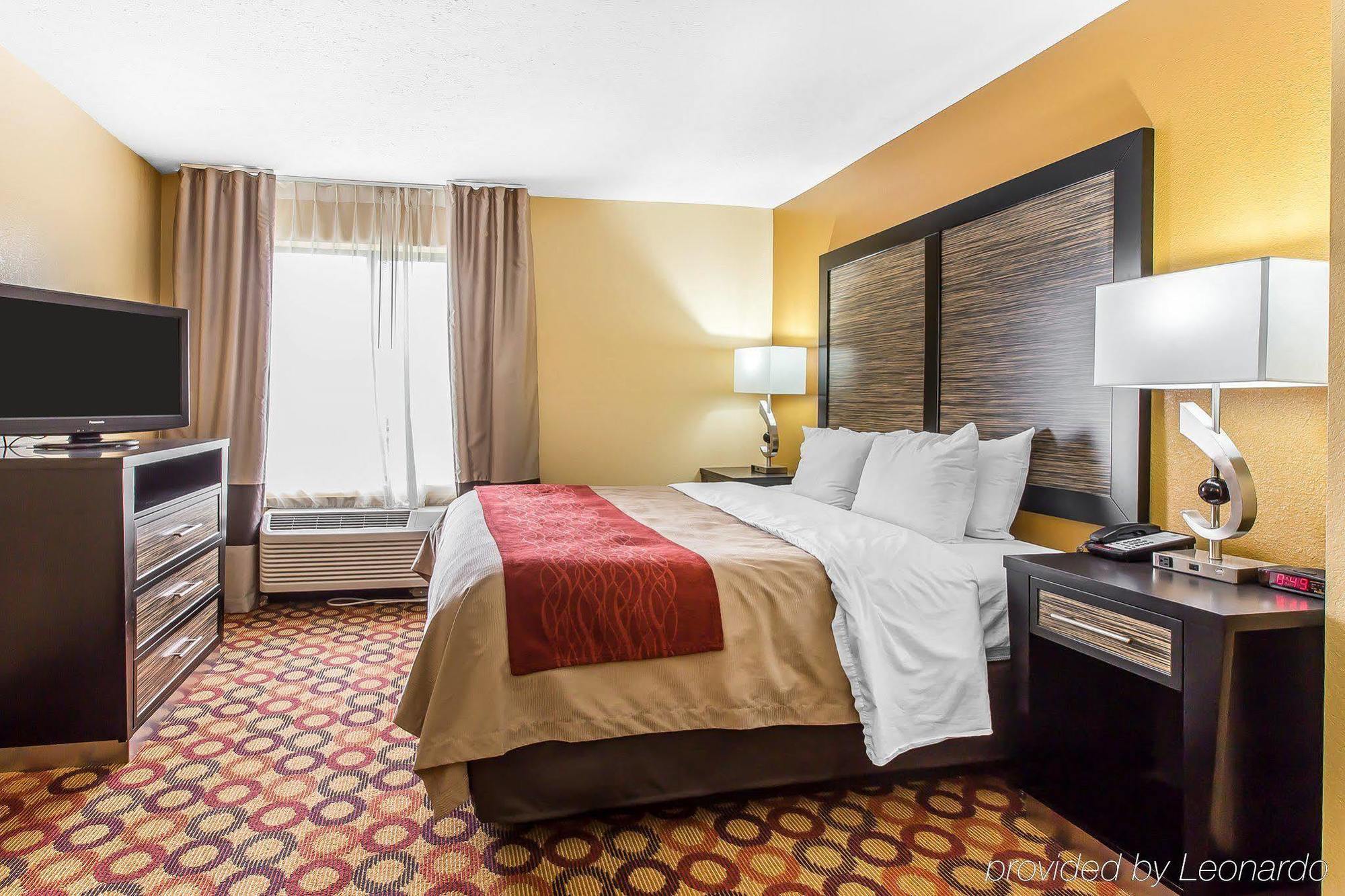 Quality Inn & Suites Montgomery East Carmichael Rd Kültér fotó