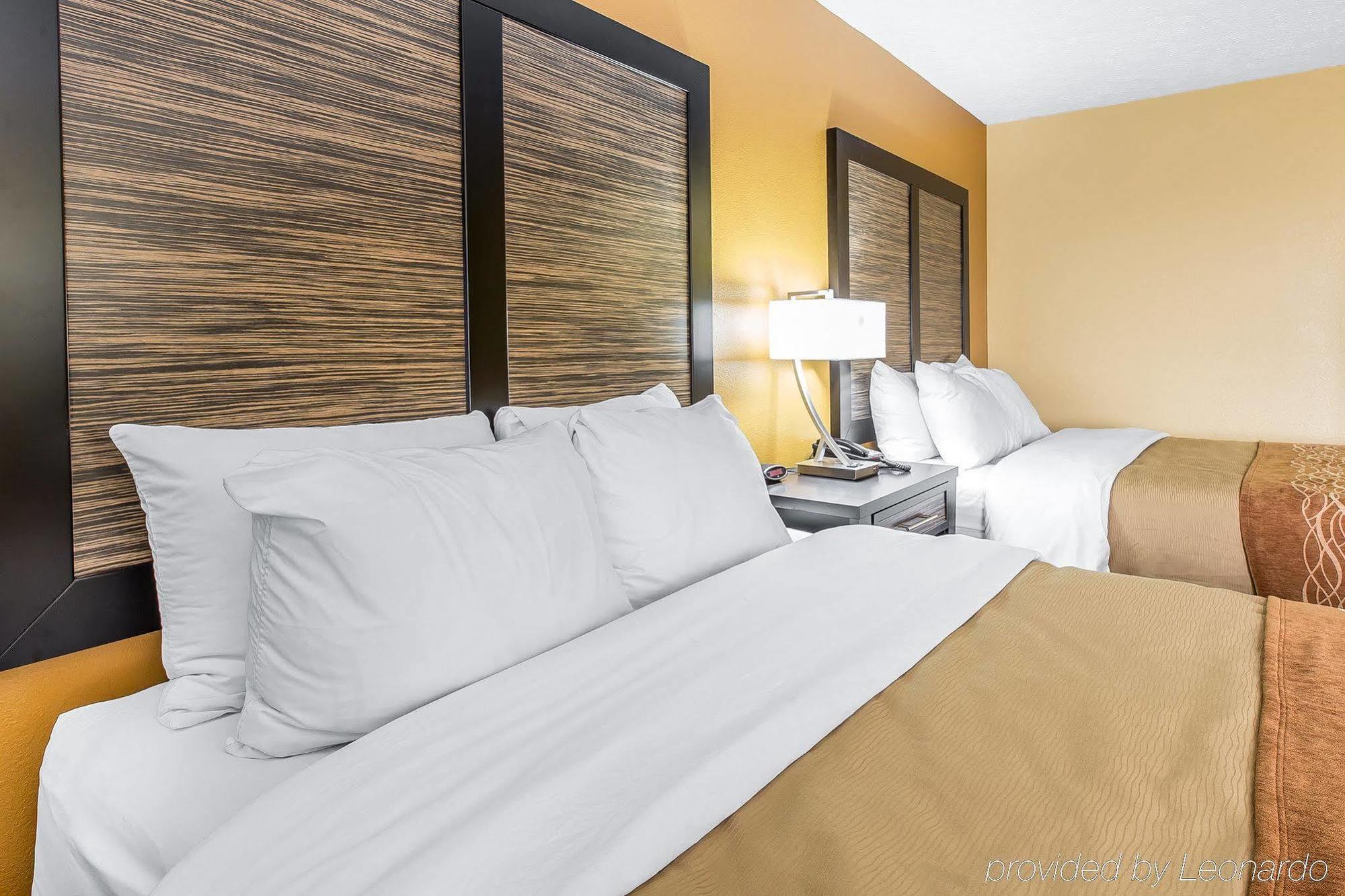 Quality Inn & Suites Montgomery East Carmichael Rd Kültér fotó