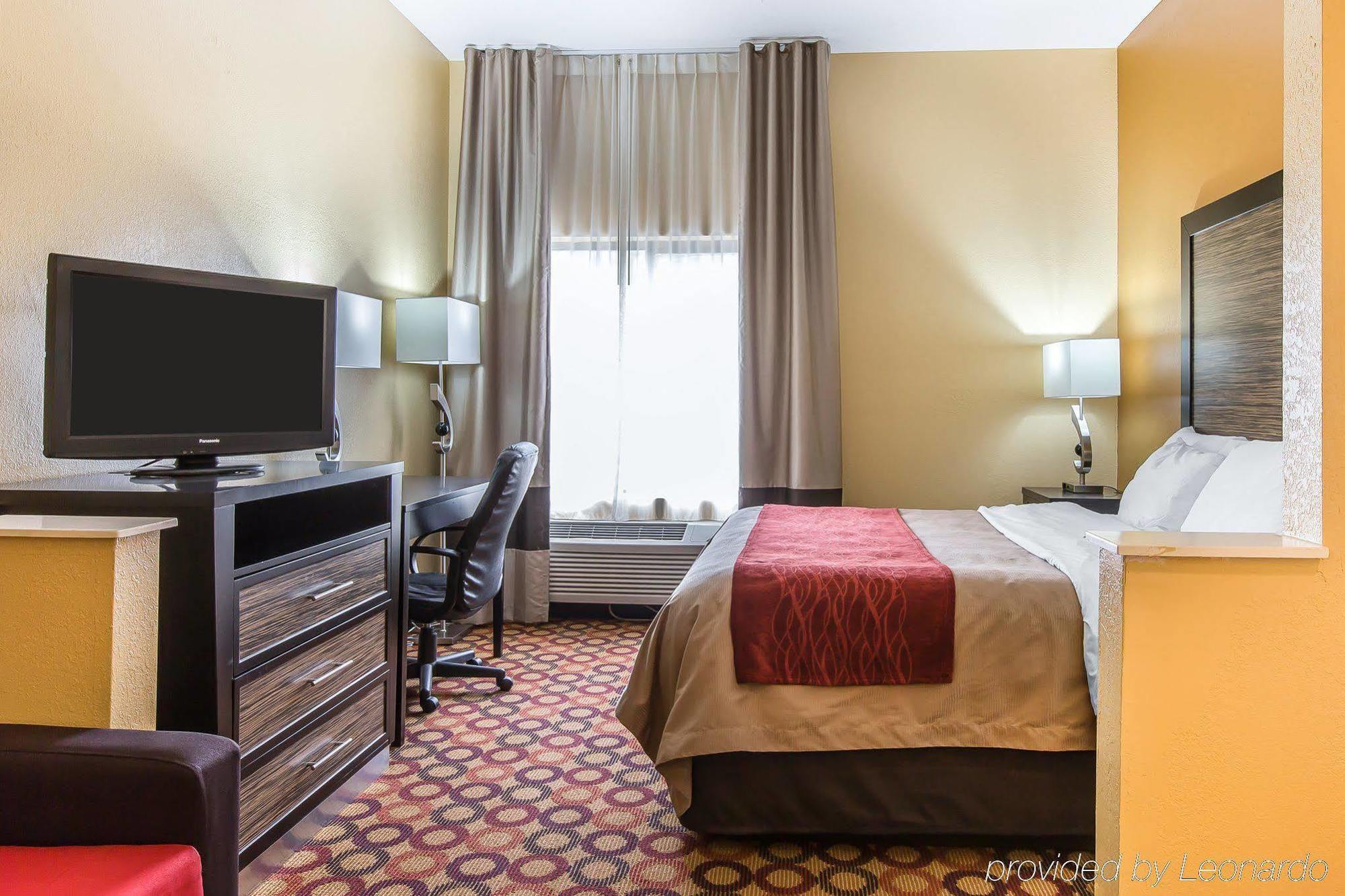 Quality Inn & Suites Montgomery East Carmichael Rd Kültér fotó