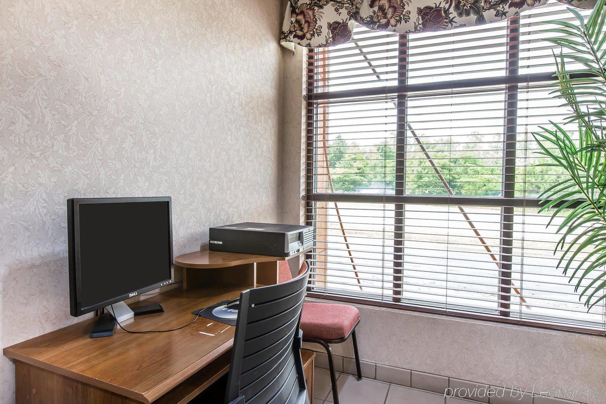 Quality Inn & Suites Montgomery East Carmichael Rd Kültér fotó